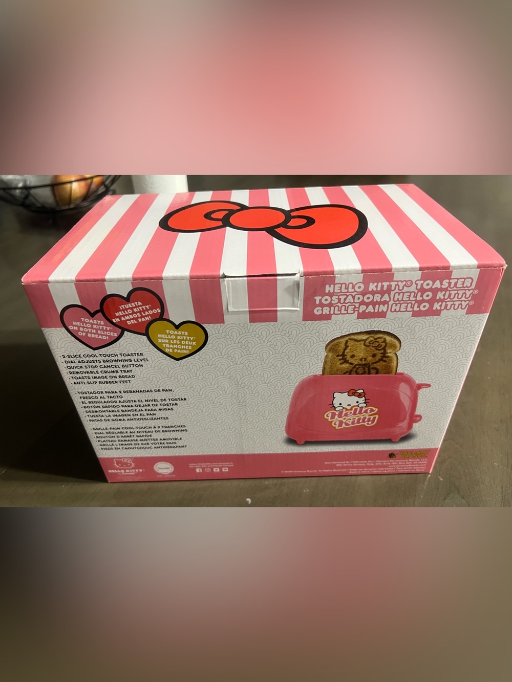 Hello Kitty Pink Toaster - Picture 2 of 4